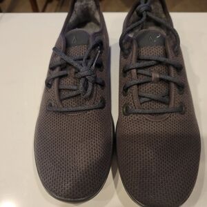 Men's Gray Athletic Shoes